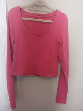Athleta Pink Long Sleeve Scoop Crop Top